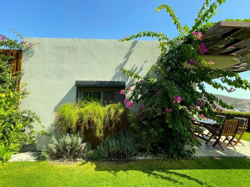Bodrum Akyarlar'da,Donanımlı,İskanlı,Kos Manzaralı Tek Kat Villa - 11