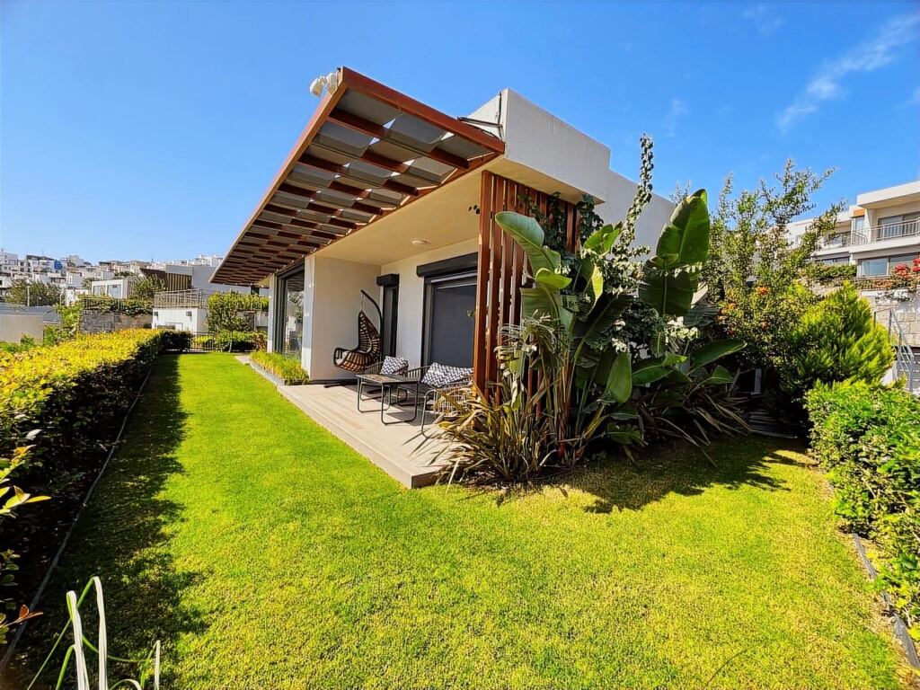 Bodrum Akyarlar'da,Donanımlı,İskanlı,Kos Manzaralı Tek Kat Villa - 3