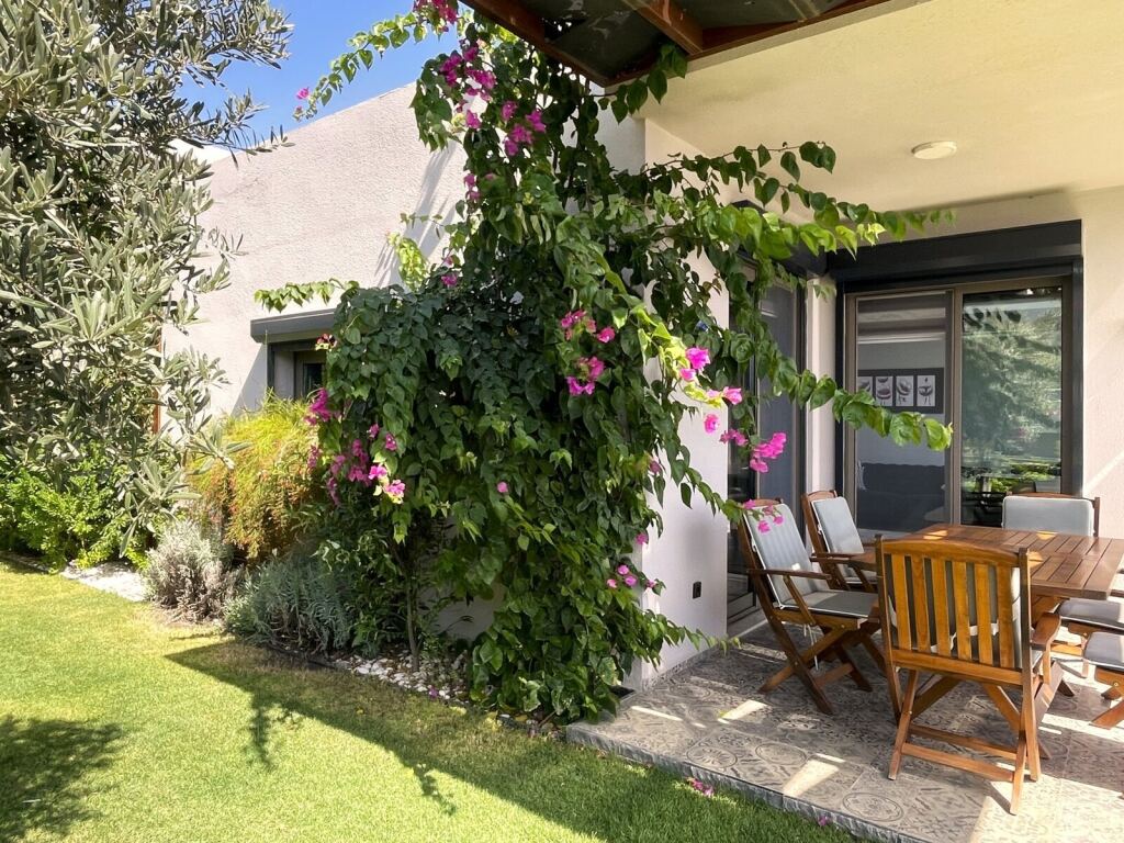 Bodrum Akyarlar'da,Donanımlı,İskanlı,Kos Manzaralı Tek Kat Villa - 4