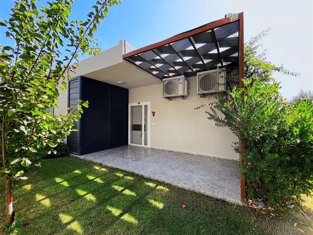 Bodrum Akyarlar'da,Donanımlı,İskanlı,Kos Manzaralı Tek Kat Villa - 13