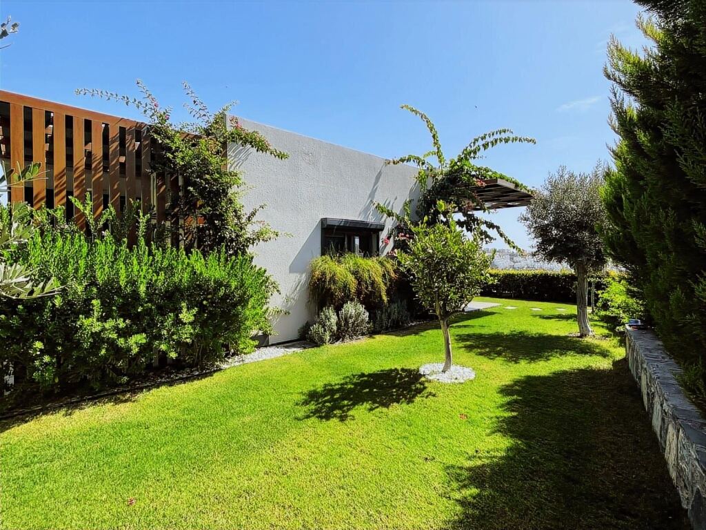 Bodrum Akyarlar'da,Donanımlı,İskanlı,Kos Manzaralı Tek Kat Villa - 9