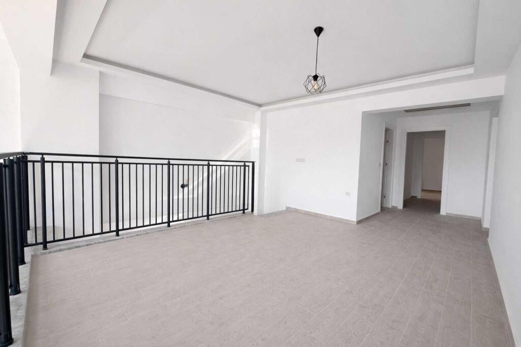 Muğla/Milas/GÜLLÜK'te Denize 150 metre 3+2 Dublex Daire - 9