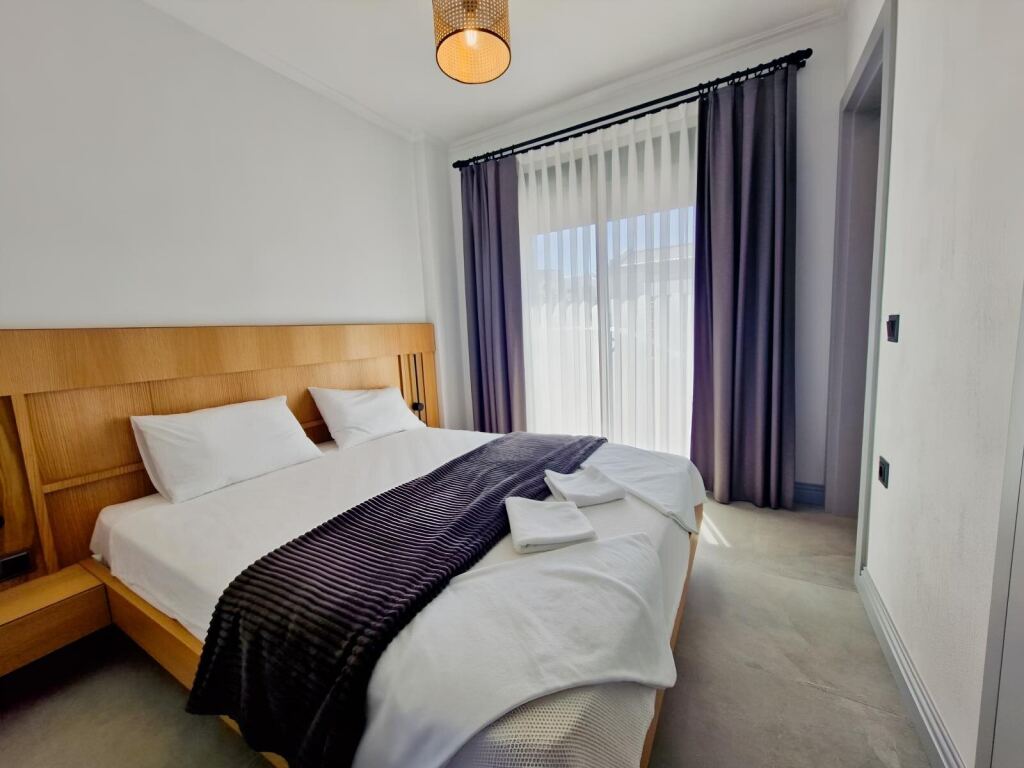 YALIKAVAK MARİNAYA YÜRÜME MESAFESİNDE TEK KATLI EŞYALI VİLLA - 16