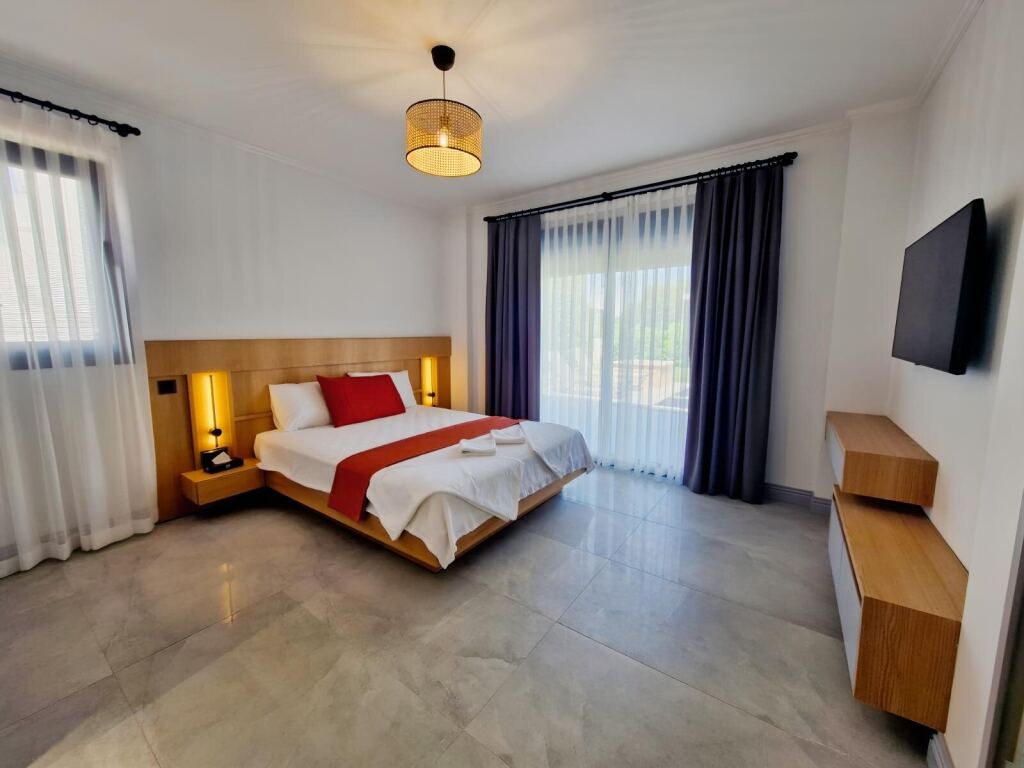 YALIKAVAK MARİNAYA YÜRÜME MESAFESİNDE TEK KATLI EŞYALI VİLLA - 10