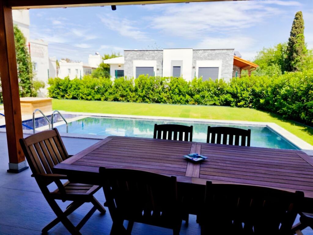 YALIKAVAK MARİNAYA YÜRÜME MESAFESİNDE TEK KATLI EŞYALI VİLLA - 5