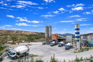 BODRUM'DA SATILIK FAAL BETON SANTRALİ
