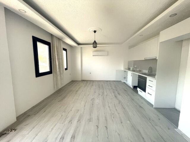 Akyarlar'da Eşyasız,Yıllık Kiralık 1+1 Daire