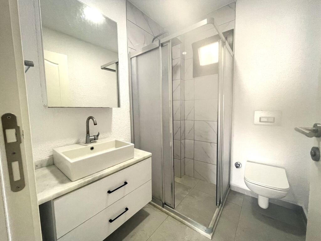 Akyarlar'da Eşyasız,Yıllık Kiralık 1+1 Daire - 6