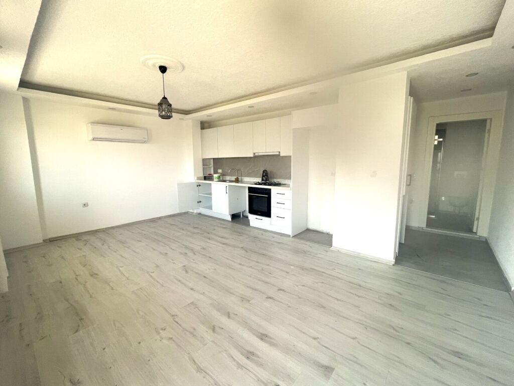 Akyarlar'da Eşyasız,Yıllık Kiralık 1+1 Daire - 3