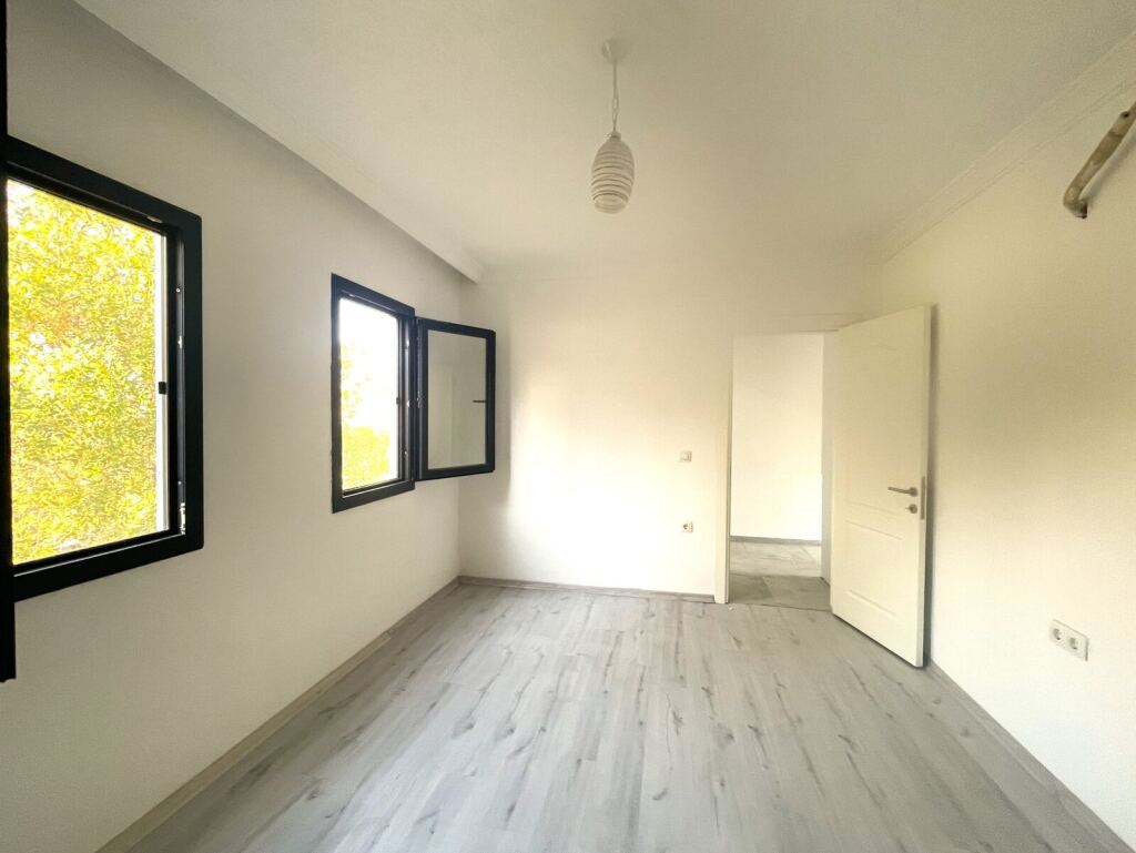 Akyarlar'da Eşyasız,Yıllık Kiralık 1+1 Daire - 8