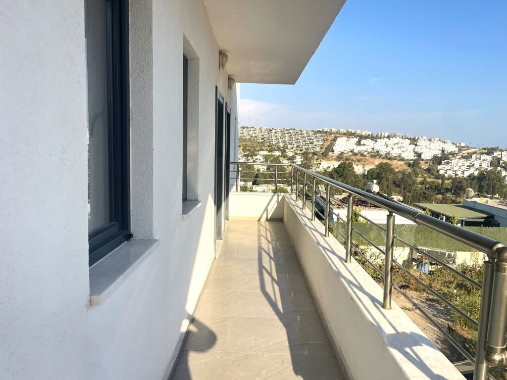 Akyarlar'da Eşyasız,Yıllık Kiralık 1+1 Daire - 10
