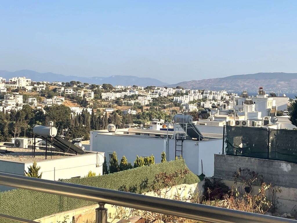 Akyarlar'da Eşyasız,Yıllık Kiralık 1+1 Daire - 11
