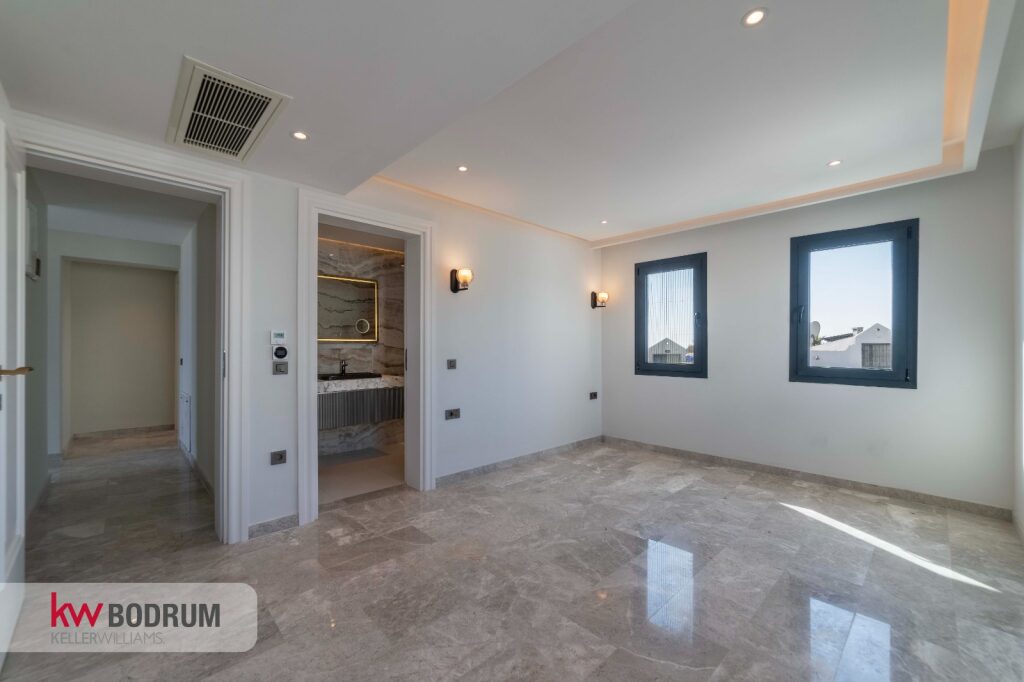 Akyarlar’da Özel Havuzlu 5+2 Villa - 16