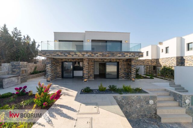 Akyarlar’da Özel Havuzlu 5+2 Villa