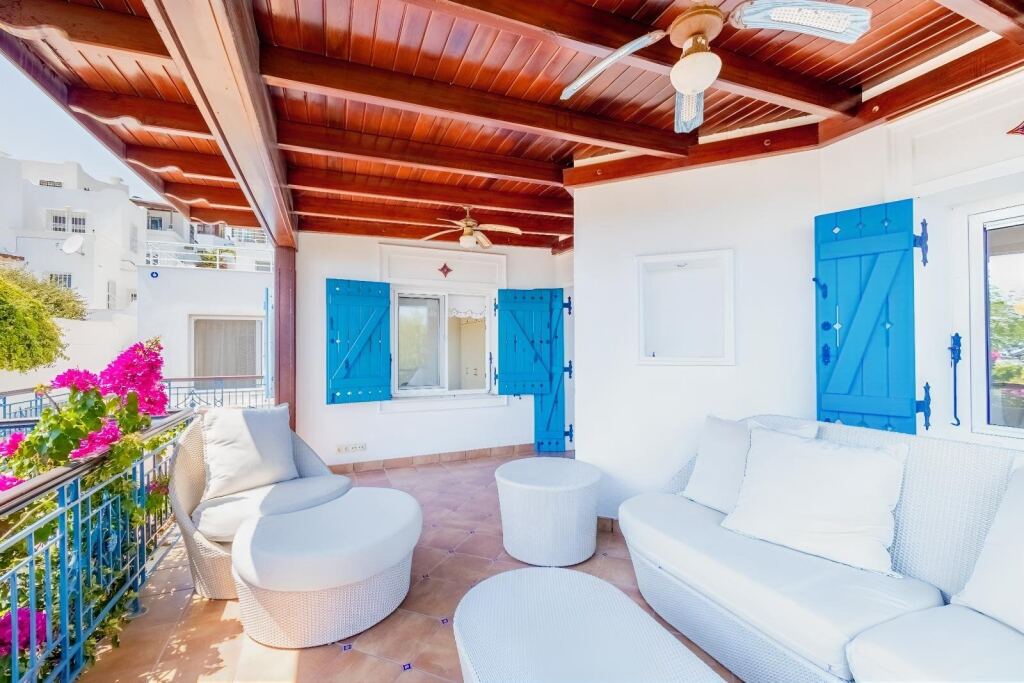 5-Bedroom Villa for Sale in Yeniköy Mh., Bodrum - 4