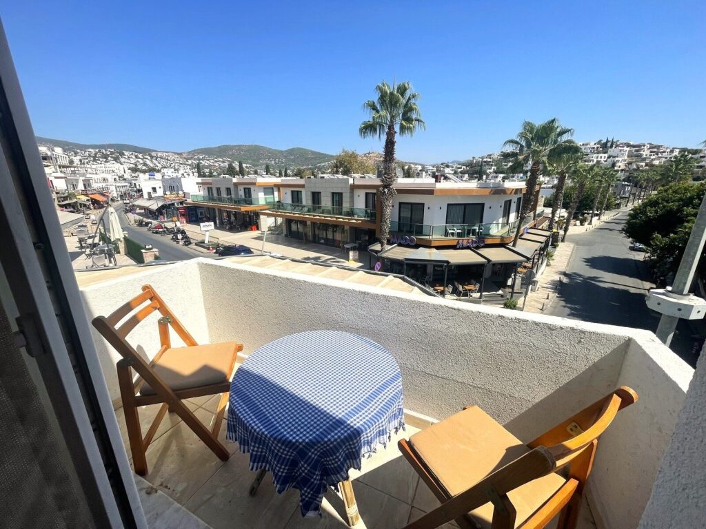 Bodrum Gümbet'te ,Merkezi Konumda ,2+1 Üst Kat Daire - 4