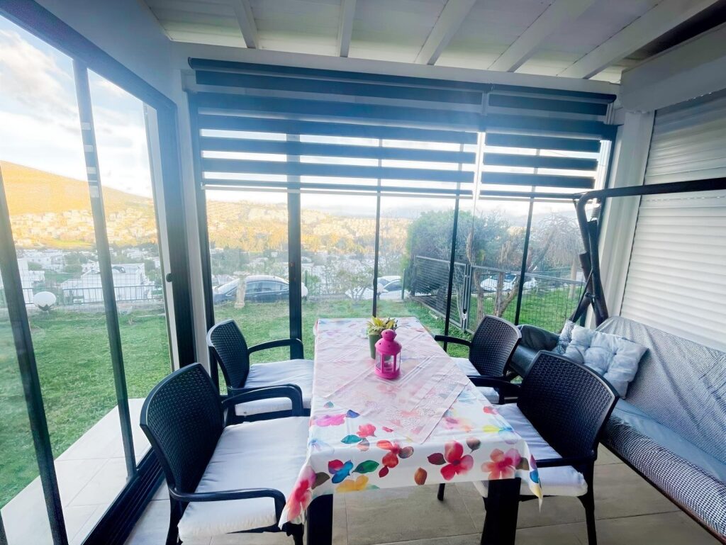 Akyarlar'da Eşyalı ,Bahçeli,Manzaralı 1+1 Daire - 4