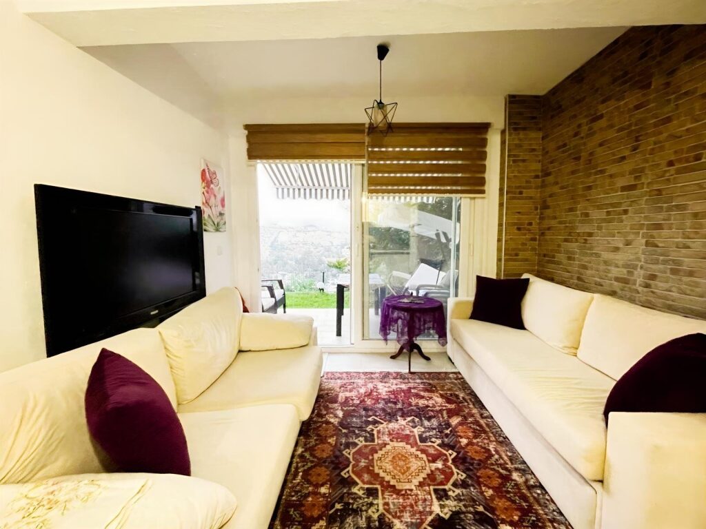 Akyarlar'da Eşyalı ,Bahçeli,Manzaralı 1+1 Daire - 9