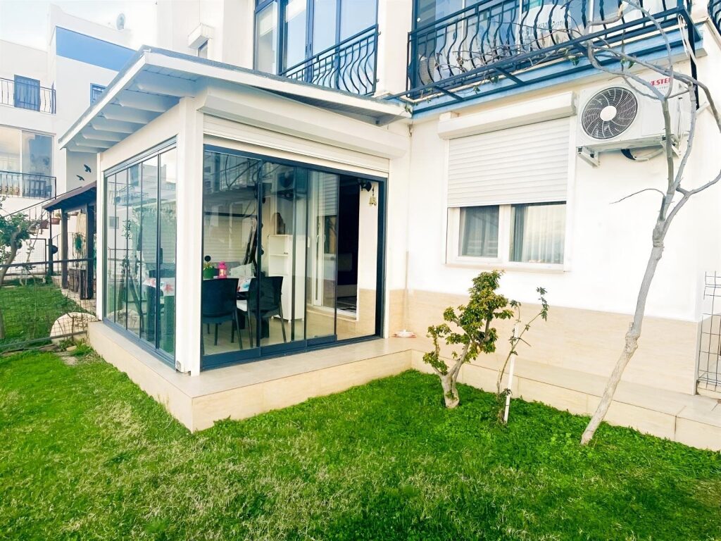 Akyarlar'da Eşyalı ,Bahçeli,Manzaralı 1+1 Daire - 2