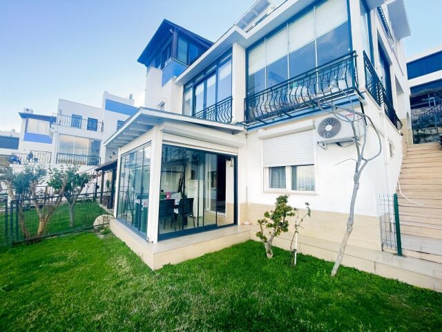 Akyarlar'da Eşyalı ,Bahçeli,Manzaralı 1+1 Daire