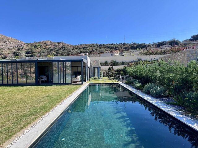 Tek Katlı, Doğa ve Deniz Manzaralı, 1,5 Dönüm İçinde Sıfır Villa