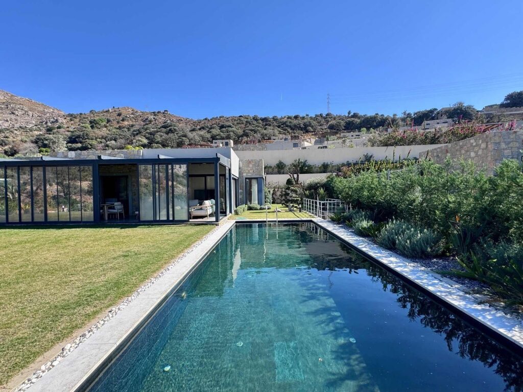 Tek Katlı, Doğa ve Deniz Manzaralı, 1,5 Dönüm İçinde Sıfır Villa - 1