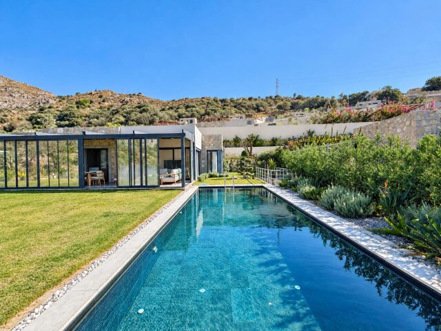 Tek Katlı, Doğa ve Deniz Manzaralı, 1,5 Dönüm İçinde Sıfır Villa