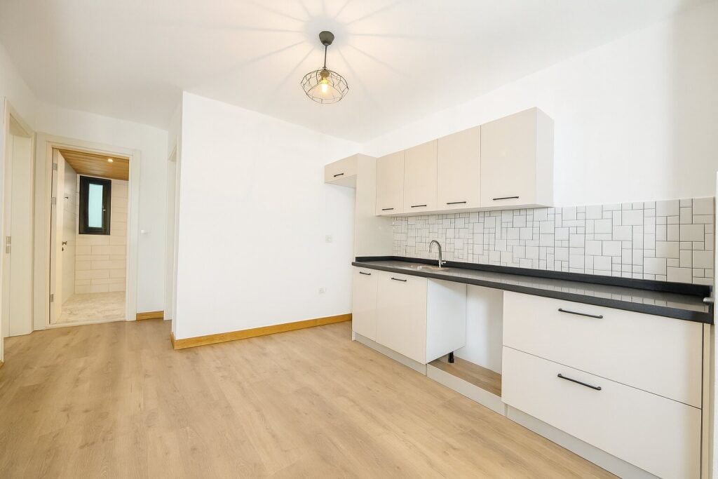 Bitez’in En Güzel Noktasında Özel Havuzlu 5+2 Site İçi Taş Villa - 18