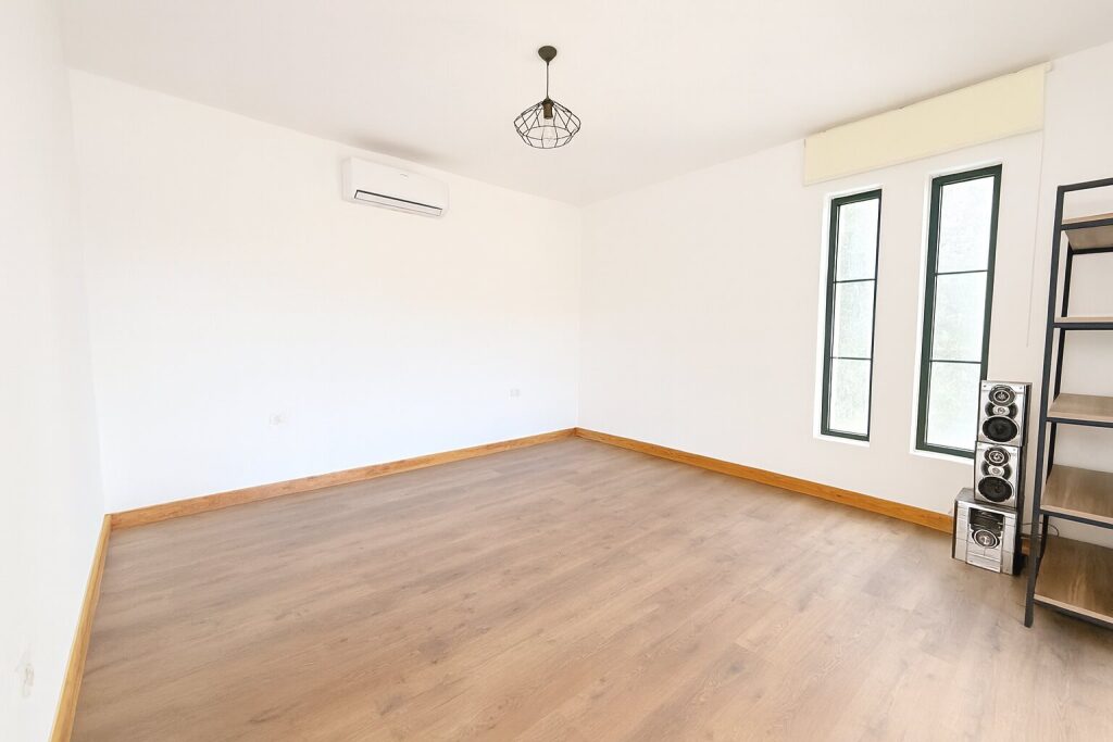 Bitez’in En Güzel Noktasında Özel Havuzlu 5+2 Site İçi Taş Villa - 11