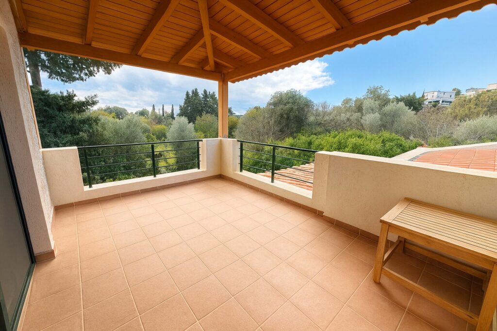 Bitez’in En Güzel Noktasında Özel Havuzlu 5+2 Site İçi Taş Villa - 12