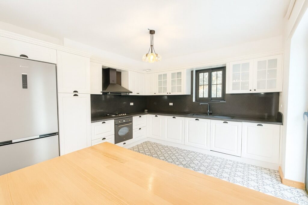 Bitez’in En Güzel Noktasında Özel Havuzlu 5+2 Site İçi Taş Villa - 8