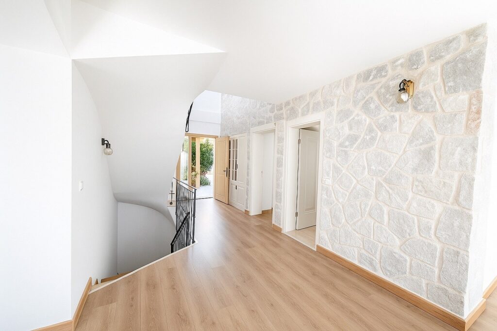 Bitez’in En Güzel Noktasında Özel Havuzlu 5+2 Site İçi Taş Villa - 23