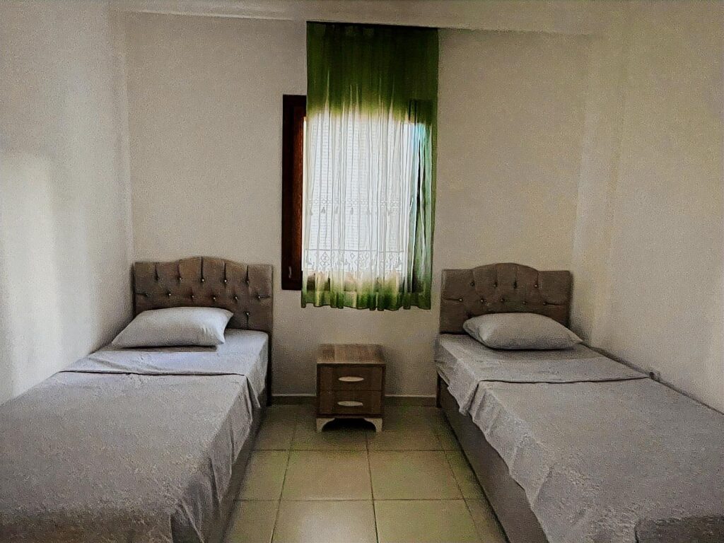 AKYARLAR'DA DENİZE ÇOK YAKIN KONUMDA 2+1 EŞYALI DAİRE - 10