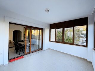 AKYARLAR'DA DENİZE ÇOK YAKIN KONUMDA 2+1 EŞYALI DAİRE