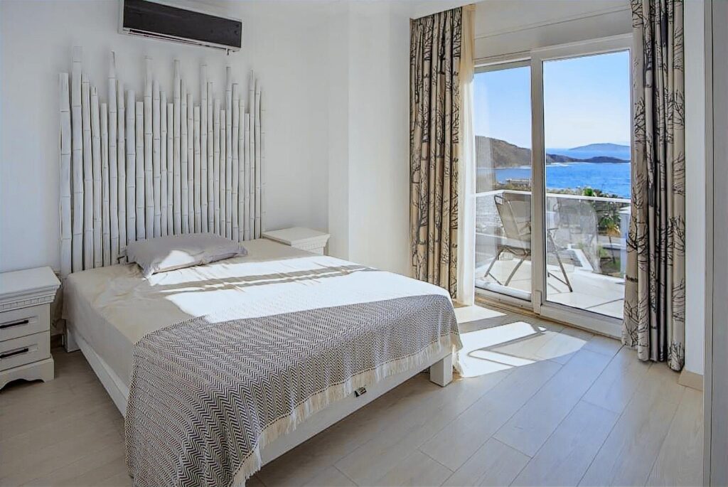 GÜMÜŞLÜK'TE KAPALI GARAJLI,MANZARALI EŞYALI YILLIK VİLLA - 10