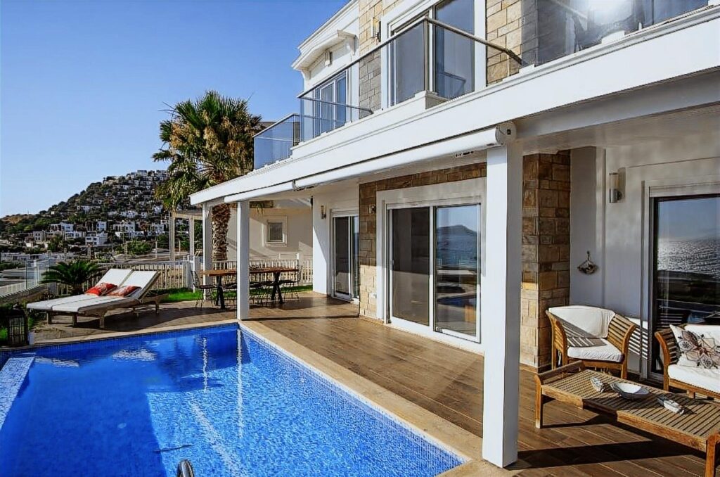 GÜMÜŞLÜK'TE KAPALI GARAJLI,MANZARALI EŞYALI YILLIK VİLLA - 3