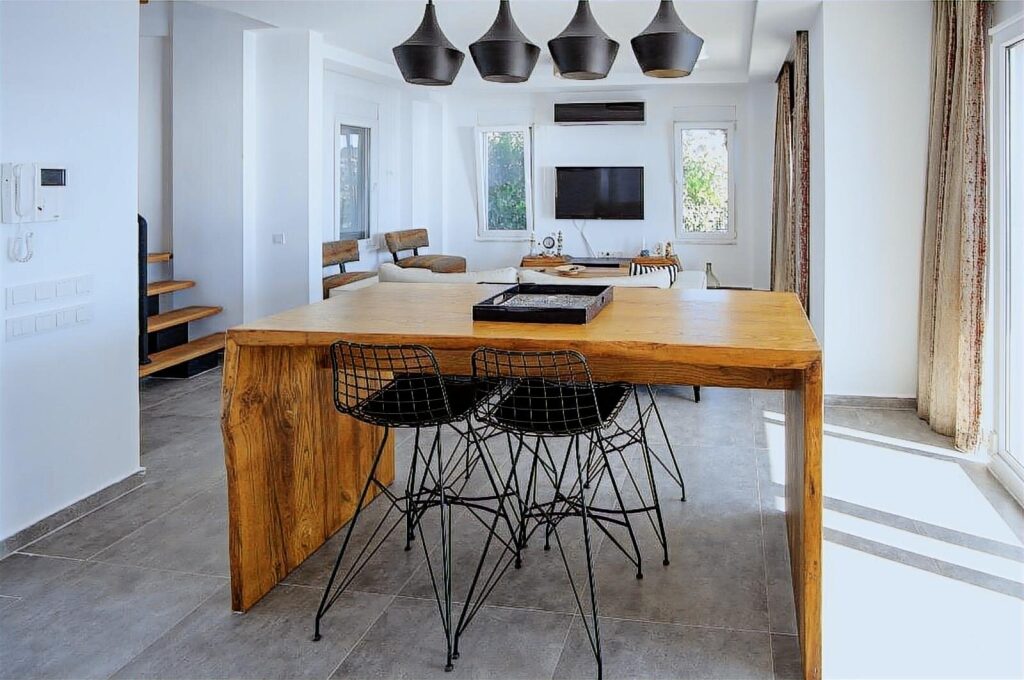 GÜMÜŞLÜK'TE KAPALI GARAJLI,MANZARALI EŞYALI YILLIK VİLLA - 6