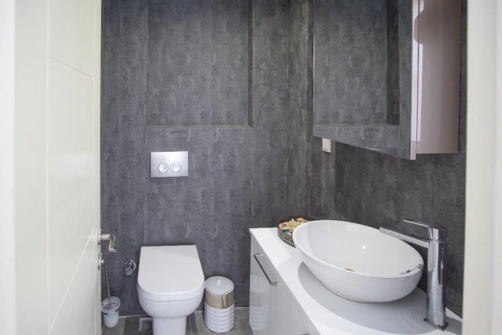 GÜMÜŞLÜK'TE KAPALI GARAJLI,MANZARALI EŞYALI YILLIK VİLLA - 16