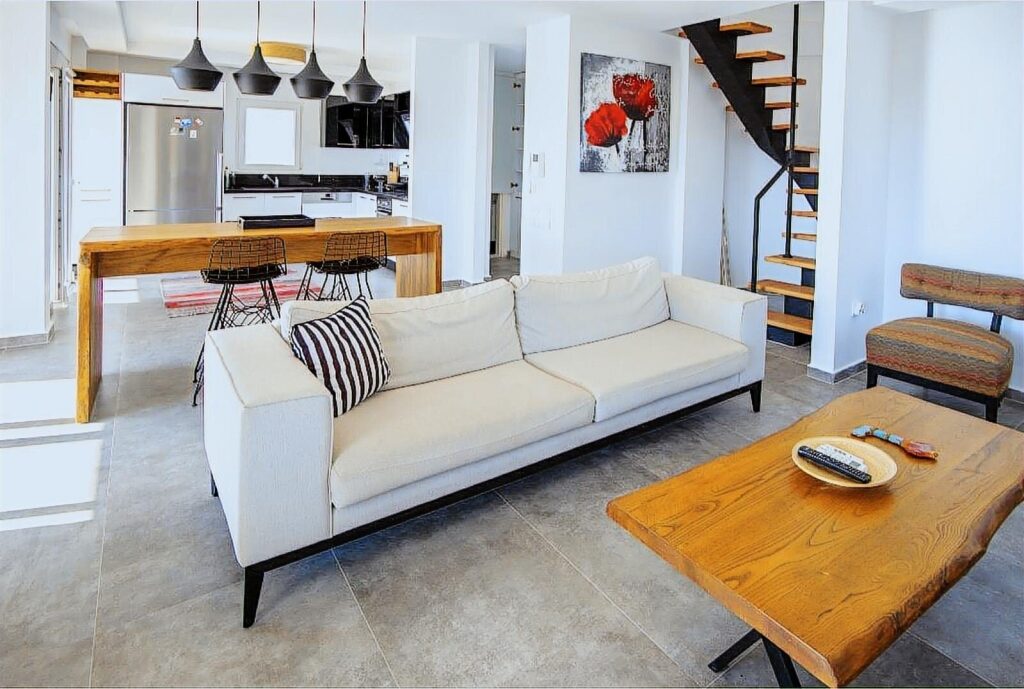 GÜMÜŞLÜK'TE KAPALI GARAJLI,MANZARALI EŞYALI YILLIK VİLLA - 8