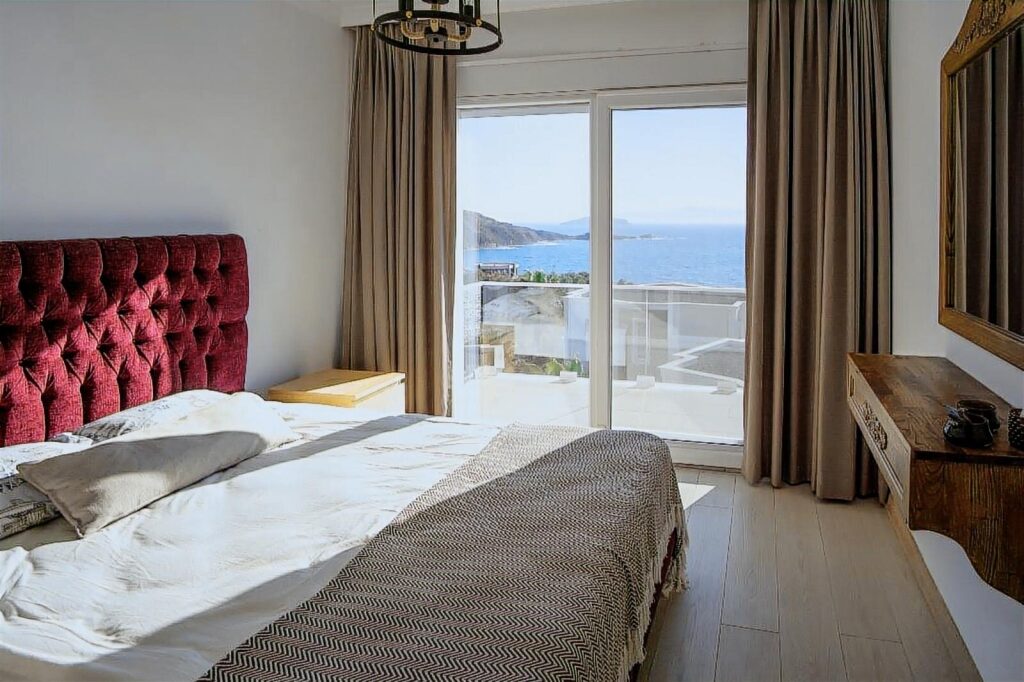 GÜMÜŞLÜK'TE KAPALI GARAJLI,MANZARALI EŞYALI YILLIK VİLLA - 12