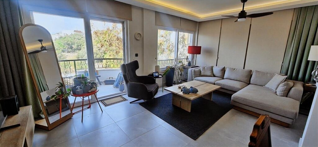 BARDAKÇI'DA FULL YAPILI SATILIK ORTA KAT DAIRE - 2