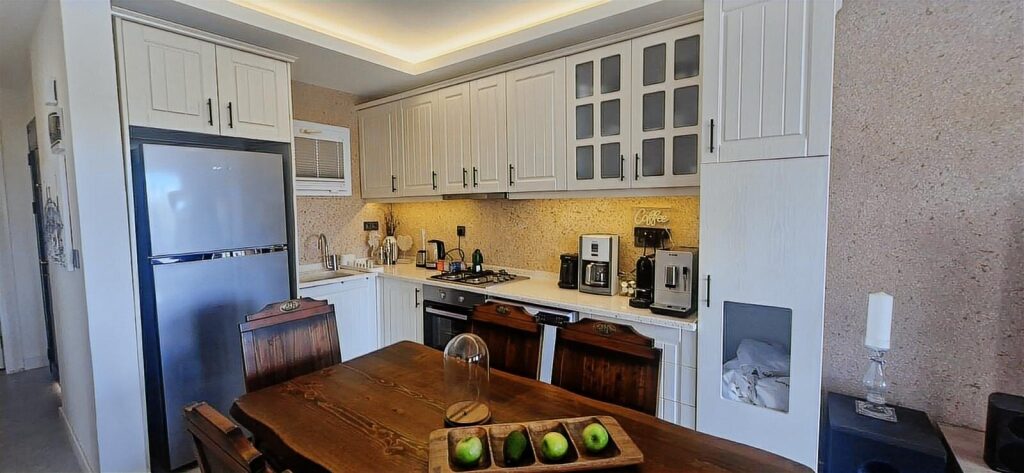 BARDAKÇI'DA FULL YAPILI SATILIK ORTA KAT DAIRE - 5