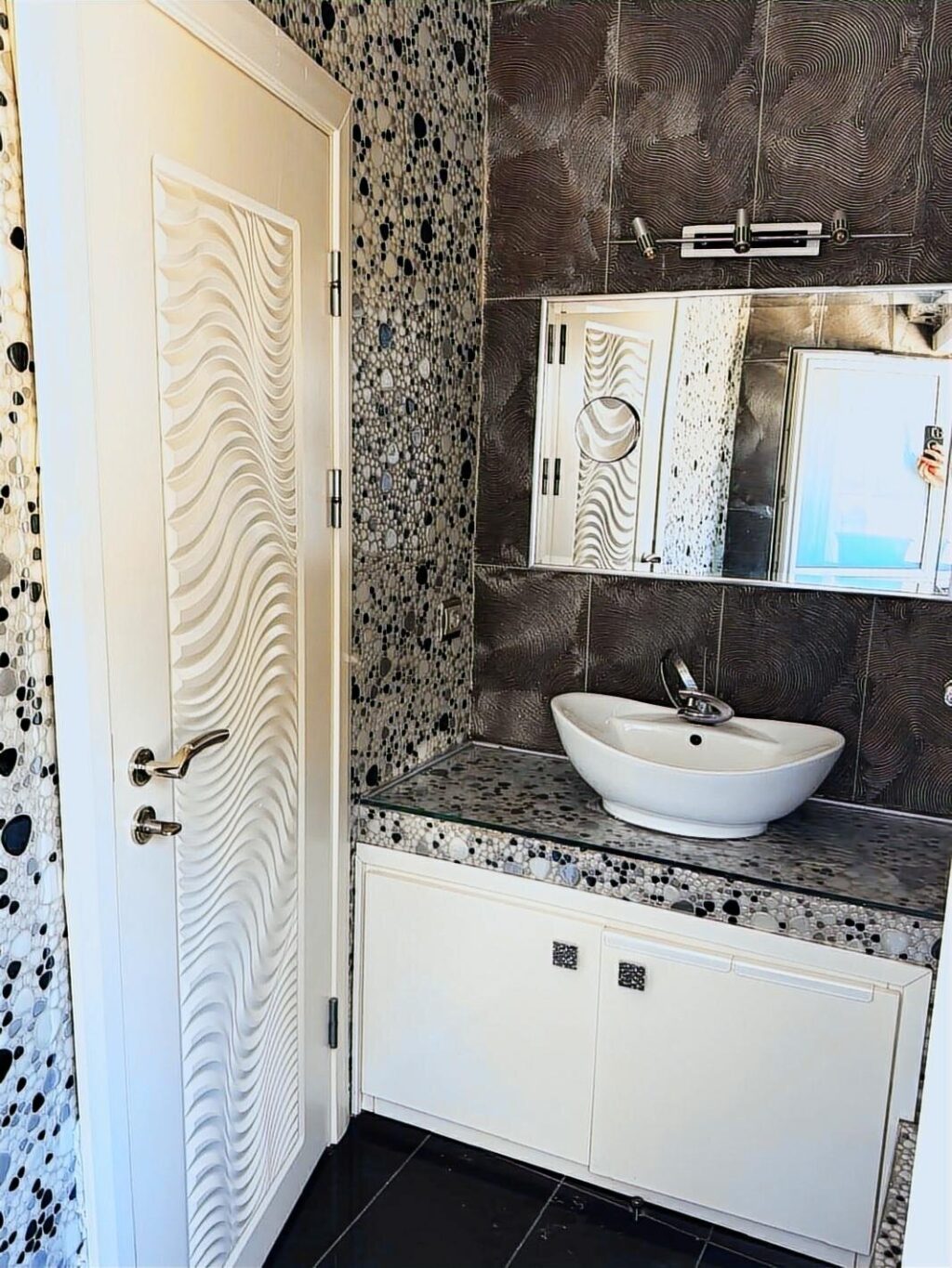 6+3 HAVUZLU OTOPARKLI MUHTEŞEM BOĞAZ VE KÖPRÜ MANZARALI VİLLA - 16