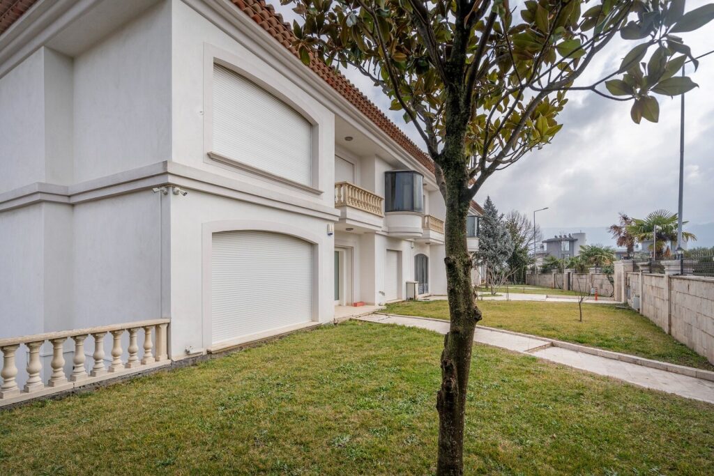 ÇAMLICA'NIN EŞŞİZ LOKASYONUNDA SATILIK 3 ADET VİLLA - 5