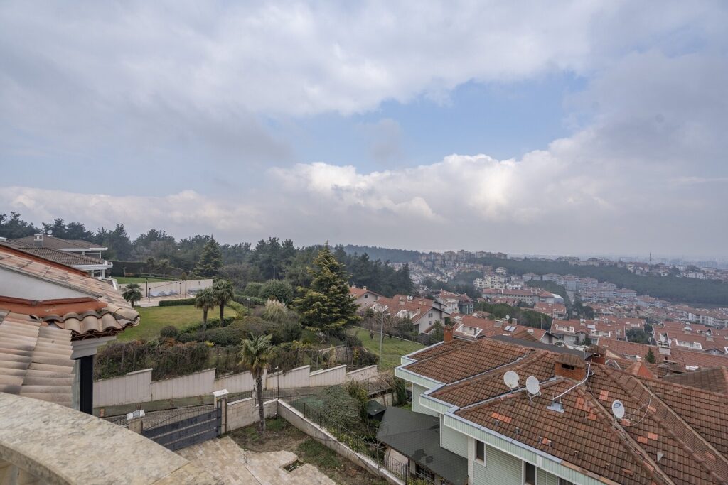 ÇAMLICA'NIN EŞŞİZ LOKASYONUNDA SATILIK 3 ADET VİLLA - 9