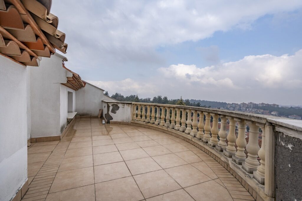 ÇAMLICA'NIN EŞŞİZ LOKASYONUNDA SATILIK 3 ADET VİLLA - 17