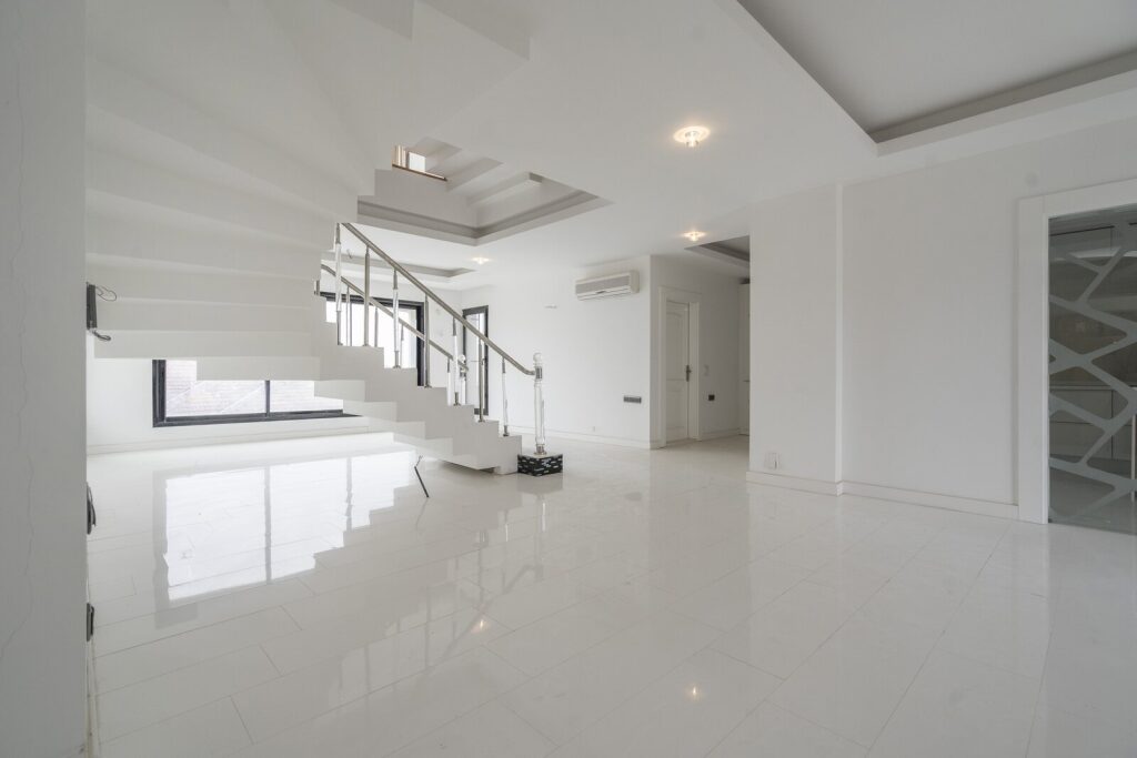 ÇAMLICA'NIN EŞŞİZ LOKASYONUNDA SATILIK 3 ADET VİLLA - 18