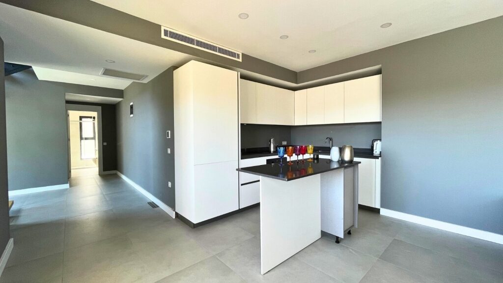 YAHŞİ'nin EN NEZİH LOKASYONUNDA LÜKS MÜSTAKİL VİLLA - 8