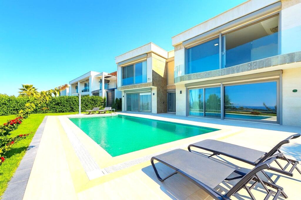 Muhteşem Manzaralı, Özel Havuzlu,Otoparklı,300m2 Villa - 3