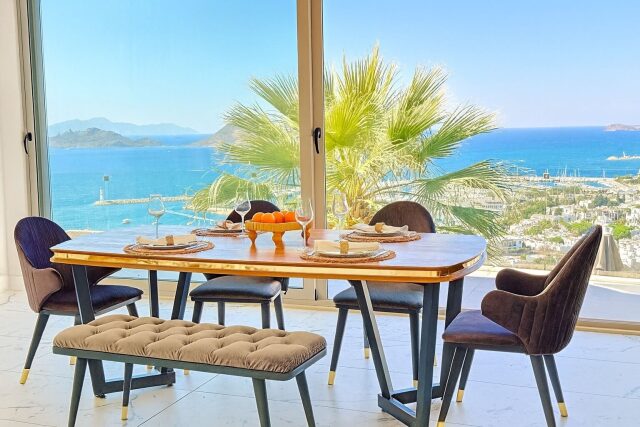 Muhteşem Manzaralı, Özel Havuzlu,Otoparklı,300m2 Villa